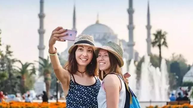 Kültür ve Turizm Bakanlığı İstanbul'a gelen turist sayısını açıkladı 1 Kültür ve Turizm Bakanlığı İstanbul’a gelen turist sayısını açıkladı