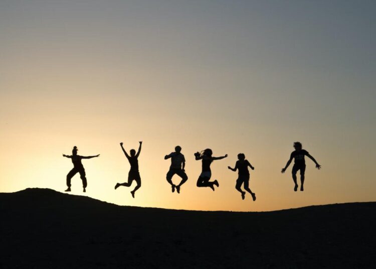 İnsanların 100 yaşını gördüğü Mavi Bölgelerdeki ortak yaşantı