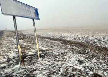 Ardahan’da kar yağışı: Çam Geçidi beyaza büründü