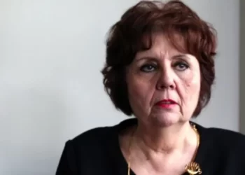 Gazeteci Ayşenur Arslan gözaltına alındı