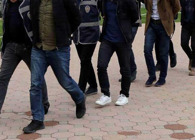 Ankara’da ÇHD'li avukatlara operasyon: 20 gözaltı 1 Ankara’da ÇHD’li avukatlara operasyon: 20 gözaltı