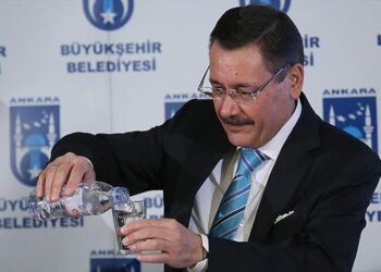 Melih Gökçek dönemi bürokratı hakkında yolsuzluk davası: "İŞKUR programıyla 500 kişiyi işe alındı gösterip, maaşlarının yarısını topladı" iddiası 3 Melih Gökçek dönemi bürokratı hakkında yolsuzluk davası: “İŞKUR programıyla 500 kişiyi işe alındı gösterip, maaşlarının yarısını topladı” iddiası