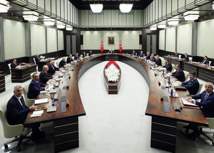 Cumhurbaşkanlığı Kabinesi bugün toplanıyor: Gündem ekonomi ve Gazze 1 Cumhurbaşkanlığı Kabinesi bugün toplanıyor: Gündem ekonomi ve Gazze