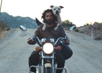 Özcan Alper’in ödüllü filmi ‘Karanlık Gece’ Netflix’te