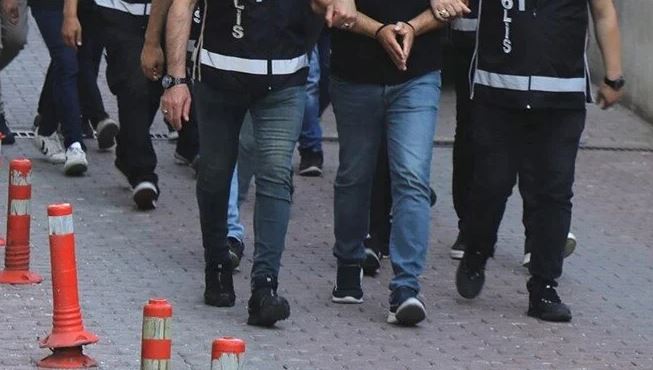 'Zaza Doğan' organize suç örgütü operasyonu: 31 şüpheli tutuklandı 1 ‘Zaza Doğan’ organize suç örgütü operasyonu: 31 şüpheli tutuklandı