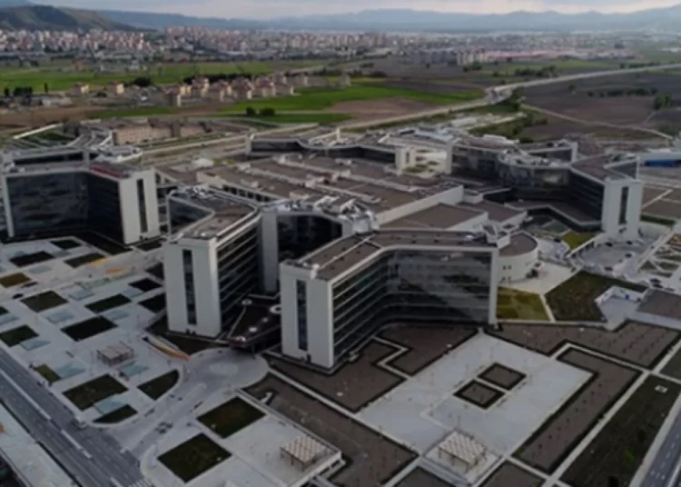Şehir hastanelerinde açık büyüyor: 83 milyardan fazla bütçe isteniyor 1 Şehir hastanelerinde açık büyüyor: 83 milyardan fazla bütçe isteniyor