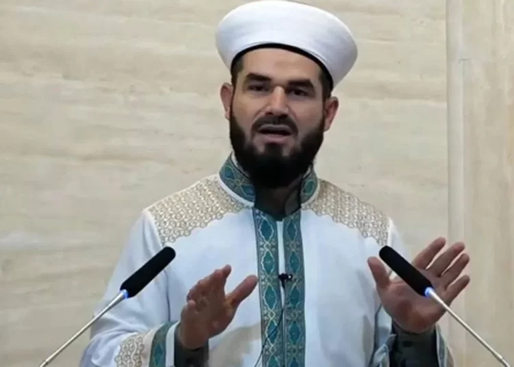 Konya’da 'Cenazede bir tek kokmayan ceset vardı o da Suriyeliydi' diyen imam hakkında inceleme 1 Konya’da ‘Cenazede bir tek kokmayan ceset vardı o da Suriyeliydi’ diyen imam hakkında inceleme