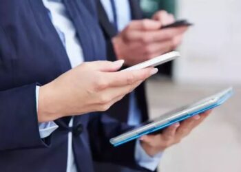 Üniversite öğrencilerine teknolojik cihaz ve bir yıllık internet desteği kararı Resmi Gazete’de