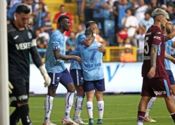 Spor yazarları Trabzonspor maçını değerlendirdi: 'Türkiye'nin Brighton'ı Adana Demirspor 1 Spor yazarları Trabzonspor maçını değerlendirdi: ‘Türkiye’nin Brighton’ı Adana Demirspor