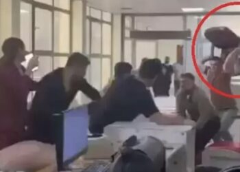 Sokakta başlayıp hastanede devam eden kavga kamerada: 3 yaralı