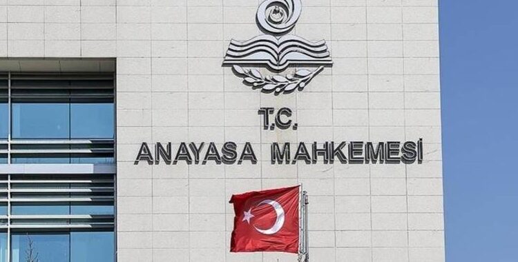 AYM'den ifade özgürlüğü kararı: Bildiri dağıtmak için izne gerek yok 1 Anayasa Mahkemesi, WhatsApp kanalı kurdu