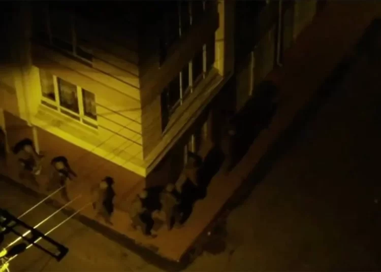 Yasa dışı bahis suçuna yönelik 'Sibergöz' operasyonu: 43 kişi yakalandı 1 Yasa dışı bahis suçuna yönelik ‘Sibergöz’ operasyonu: 43 kişi yakalandı