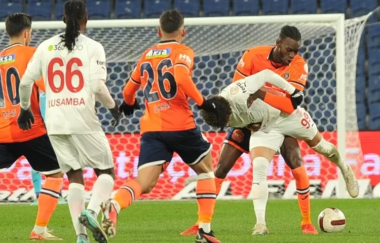 Başakşehir, Pendikspor'u farklı yendi: 4-1 1 Başakşehir, Pendikspor’u farklı yendi: 4-1