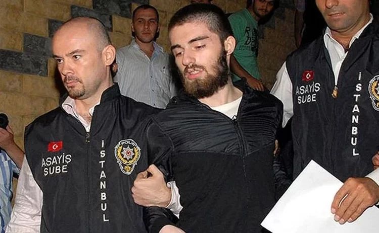 Cem Garipoğlu'nun babası, oğlunun mezarının açılmasını istedi 1 Cem Garipoğlu’nun babası, oğlunun mezarının açılmasını istedi