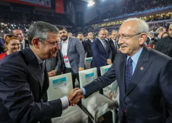 CHP kurultayının ardından ilk anket: İşte değişimden memnun olduğunu söyleyenlerin oranı