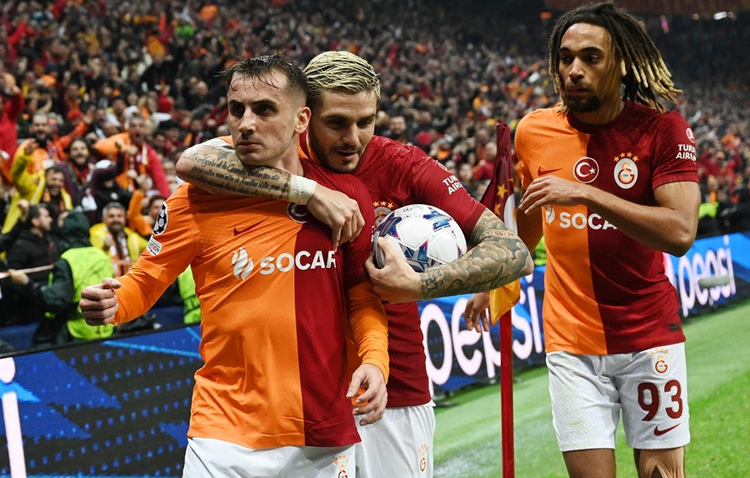 Galatasaray iki kez iki farklı geriye düştüğü maçta Manchester United’la 3-3 berabere kaldı