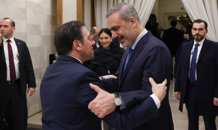 İspanyol mevkidaşından Hakan Fidan'a sıcak karşılama 1 İspanyol mevkidaşından Hakan Fidan’a sıcak karşılama