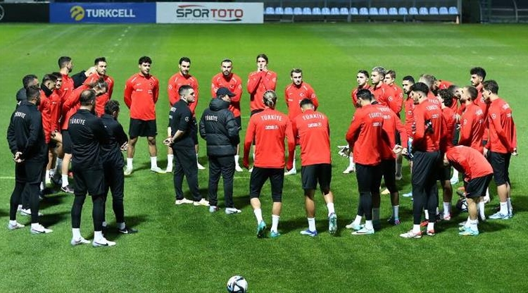 A Milli Takım'da iki isim kadrodan çıkarıldı 1 A Milli Takım’da iki isim kadrodan çıkarıldı