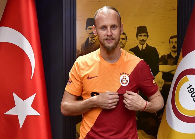 'Fatih Terim Fonu': Eski futbolcu Semih Kaya'ya tefecilik soruşturması 1 ‘Fatih Terim Fonu’: Eski futbolcu Semih Kaya’ya tefecilik soruşturması