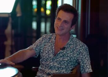 Teoman: Çok az çalışırım, boş boş dolaşırım, kafelerde ömrüm geçiyor