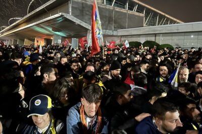 Galatasaray ve Fenerbahçe'ye tarihi karşılama 2 Galatasaray ve Fenerbahçe'ye tarihi karşılama
