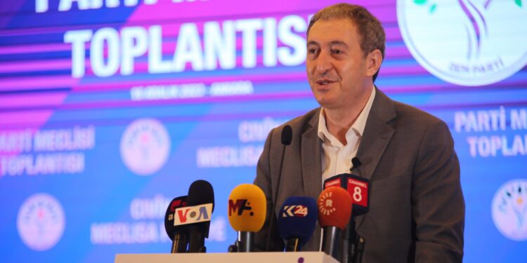 DEM Parti, yerel seçim için toplandı: Kimsenin ilk yardım çantası değiliz