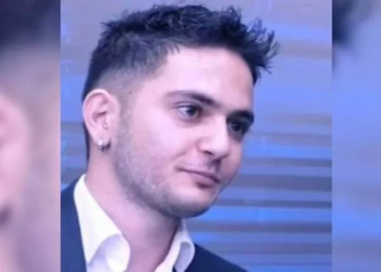 Gerçek Gündem editörü Furkan Karabay polis zoruyla ifadeye götürüldü