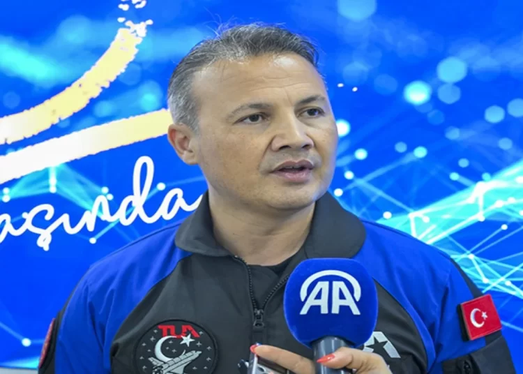 Türkiye'nin ilk astronotu Alper Gezeravcı 9 Ocak'ta uzay yolcusu 1 Türkiye’nin ilk astronotu Alper Gezeravcı 9 Ocak’ta uzay yolcusu