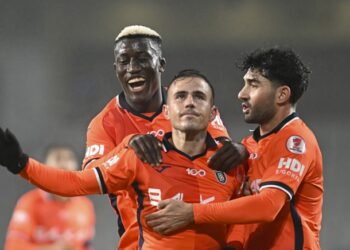 Başakşehir, Şanlıurfaspor’u 2-0’la geçerek üst tura adını yazdırdı 2 Başakşehir, Şanlıurfaspor’u 2-0’la geçerek üst tura adını yazdırdı