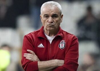Kamil Aslan yazdı… “Beşiktaş’ta Devrim” Çalımbay hocayı yedi!