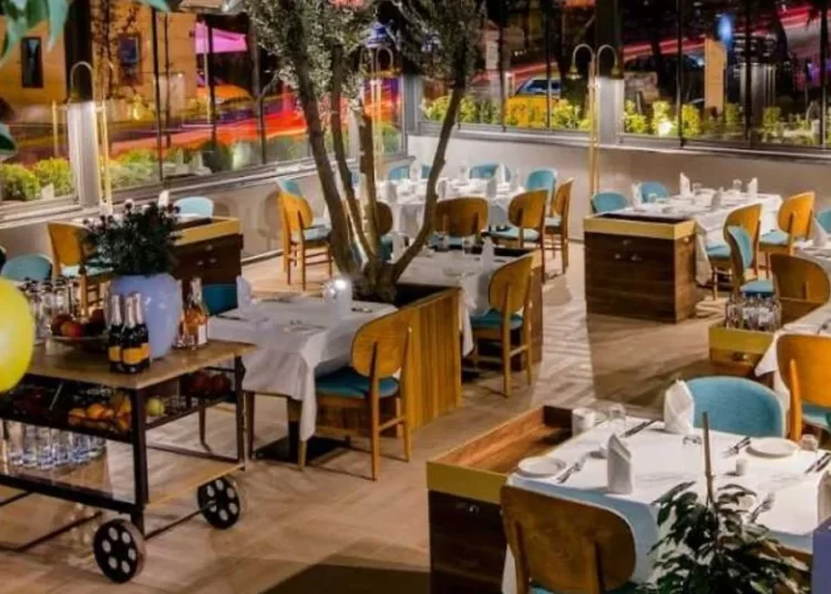 Menü ve fiyat listesi giriş kapısına asılacak