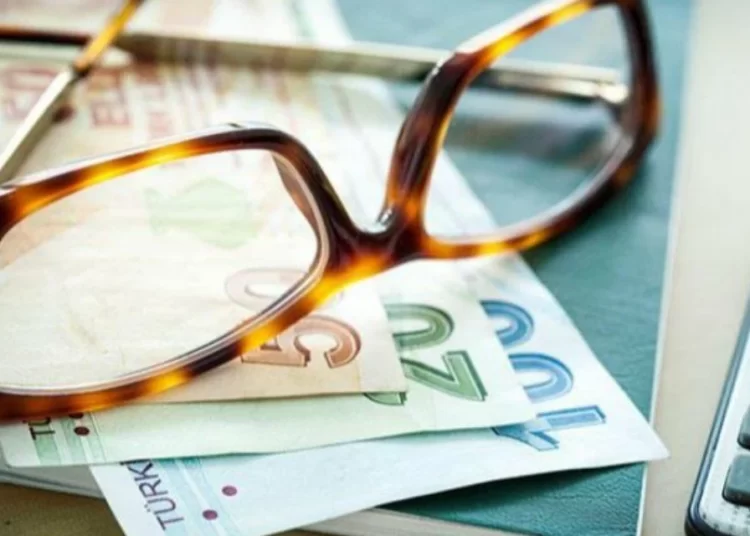 SSK ve Bağ-Kur emeklilerine kötü haber! Memur emeklilerinden yüzde 12 daha az zam alacaklar 1 SSK ve Bağ-Kur emeklilerine kötü haber! Memur emeklilerinden yüzde 12 daha az zam alacaklar