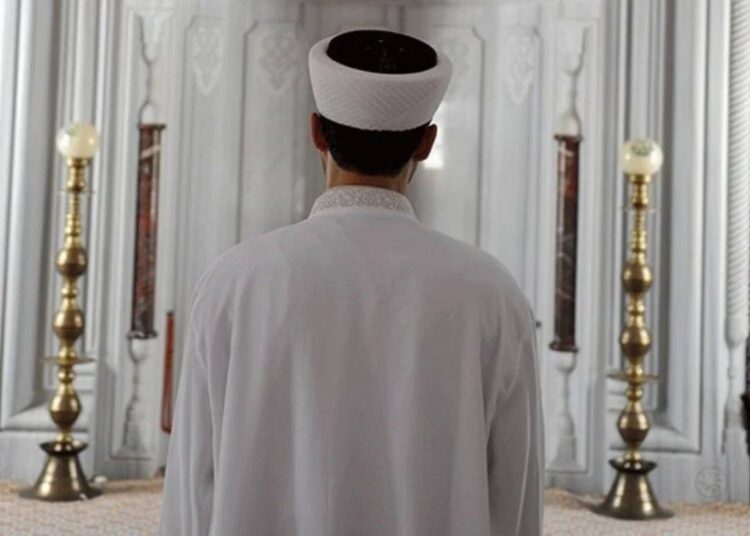 Arkadaşını öldüren imam alkollü çıktı: Pişman değilim 1 Arkadaşını öldüren imam alkollü çıktı: Pişman değilim