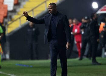 Adana Demirspor’da Kluivert’la yollar ayrıldı