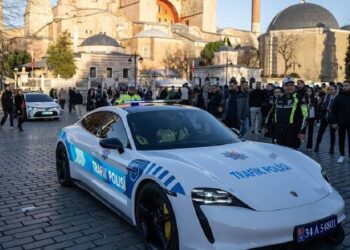 ‘El konulan lüks otomobillere polisler binmek istemiyor’
