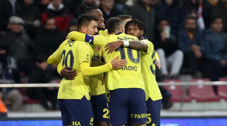 Fenerbahçe, kritik derbi öncesi 3 puanı kazandı, Fred’i kaybetti