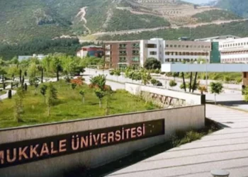 Pamukkale Üniversitesi’nde yeni usulsüzlük ortaya çıktı: İzinli personelin şifresini çalıp kayıt yapmışlar!