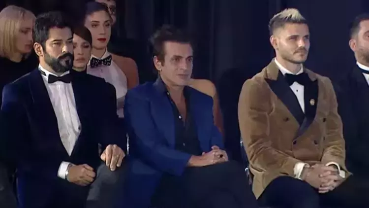 Boğaziçi’nin Spor Ödülleri töreninde çok konuşulan fotoğraf! İcardi, Teoman, Burak Özçivit... 1 Boğaziçi’nin Spor Ödülleri töreninde çok konuşulan fotoğraf! İcardi, Teoman, Burak Özçivit…