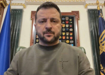 Ukrayna Devlet Başkanı Zelenski: 3 Rus savaş uçağını düşürdük