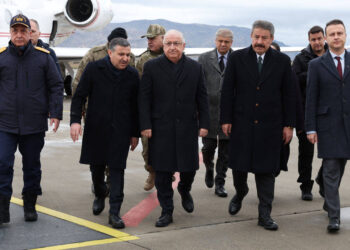 Milli Savunma Bakanı Yaşar Güler Şırnak’a gitti