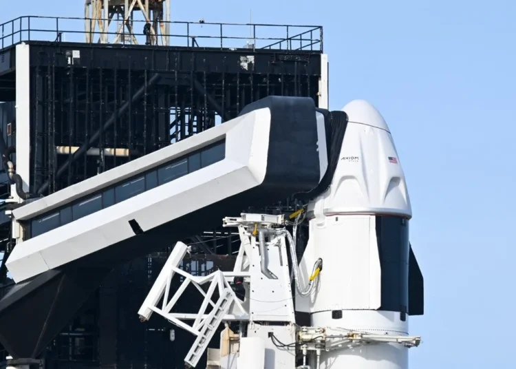 Uzay yolculuğu ertelendi: Alper Gezeravcı da ekipteydi 1 Uzay yolculuğu ertelendi: Alper Gezeravcı da ekipteydi