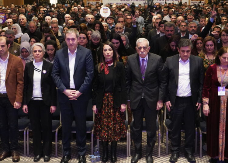 DEM Parti, Diyarbakır, Van ve Batman başta olmak üzere birçok il ve ilçe için adaylarını açıkladı 1 DEM Parti, Diyarbakır, Van ve Batman başta olmak üzere birçok il ve ilçe için adaylarını açıkladı