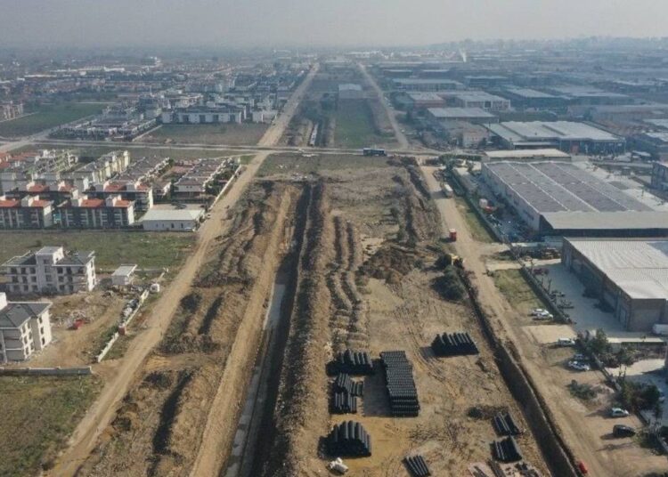 Burası Türkiye! Vatandaşın tapulu arazisine çökmüşler 1 Burası Türkiye! Vatandaşın tapulu arazisine çökmüşler