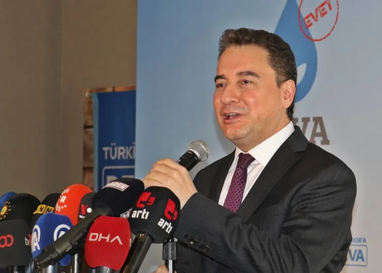Ali Babacan: AK Parti'den katılım teklifi gelirse geri çevirmeyiz 1 Babacan’dan ‘bilinmeyen dil’ tepkisi: Adını koymazsanız eşit vatandaşlıktan bahsedemezsiniz