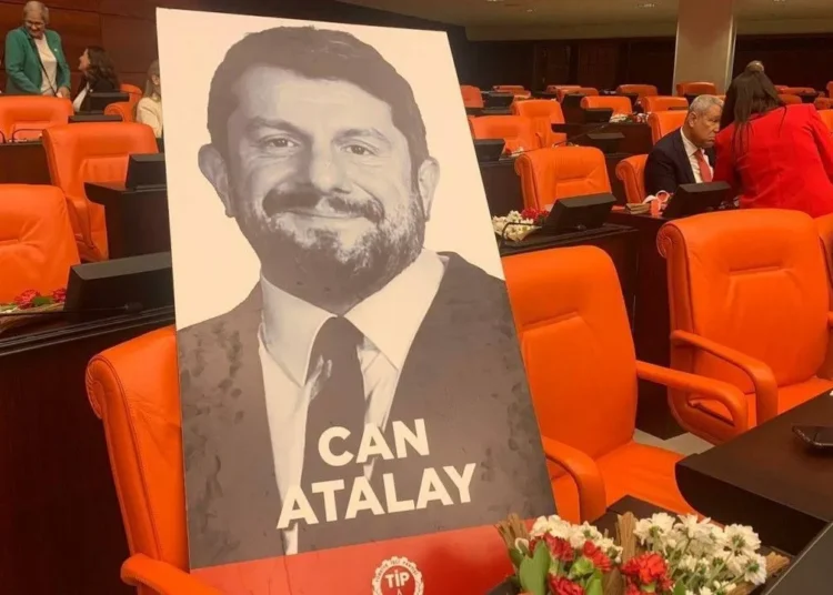 Can Atalay için tahliye çağrısı 1 Siyasilerden Can Atalay’ın vekilliğinin düşürülmesine tepki: ‘Halk iradesine darbe’