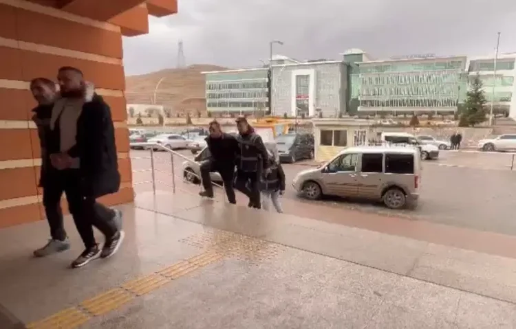 Ülke dolandırıcıdan geçilmiyor! Bir Seçil Erzan vakası da Çankırı’dan 1 Ülke dolandırıcıdan geçilmiyor! Bir Seçil Erzan vakası da Çankırı’dan