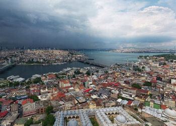 İstanbul'da 200 bin bina büyük risk altında 3 Kandilli duyurdu: Marmara ve çevresine erken uyarı sistemi kuruluyor