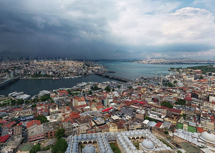 İstanbul'da 200 bin bina büyük risk altında 1 Kandilli duyurdu: Marmara ve çevresine erken uyarı sistemi kuruluyor