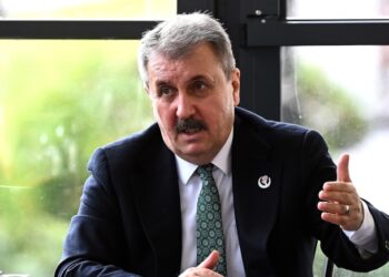 Muhalefeti terörle itham eden Destici ‘özerklik’ paylaşımını sildi