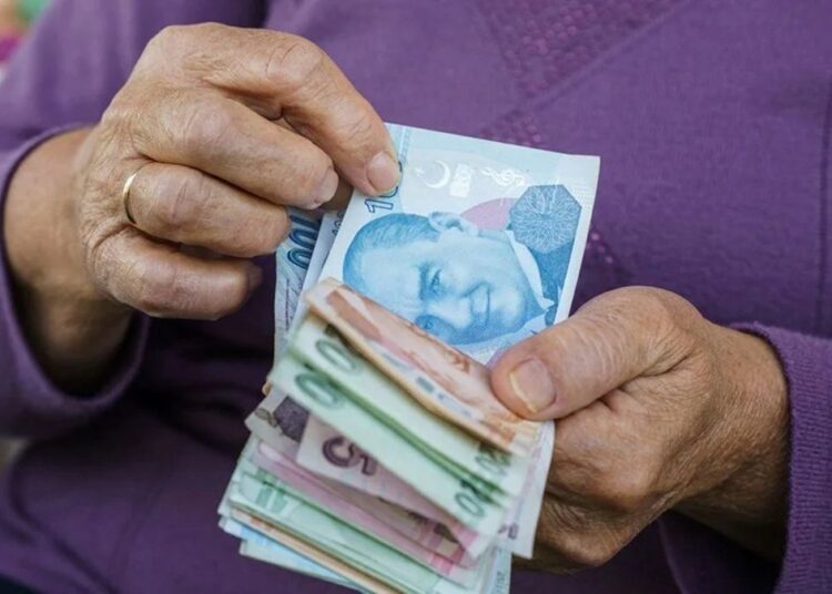 Maaş artışı belli oldu, bankalar da emekli promosyonlarını güncelledi 1 Maaş artışı belli oldu, bankalar da emekli promosyonlarını güncelledi